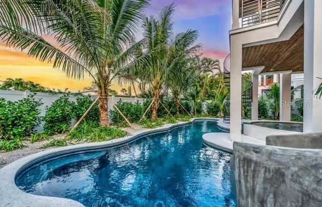 85 AVENIDA MESSINA, Sarasota, FL 34242