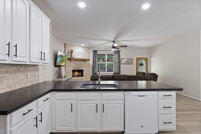 11402 Willis Waukegan Road, Conroe, TX 77303