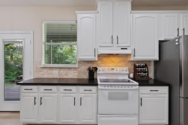 11402 Willis Waukegan Road, Conroe, TX 77303