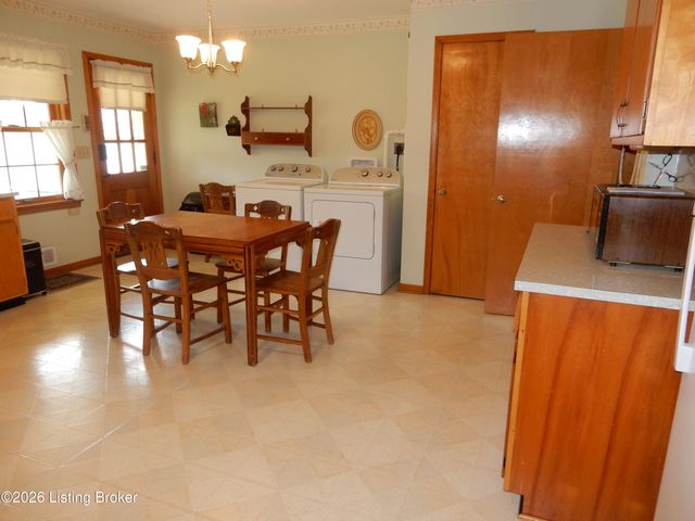 283 Tollview Dr, Shepherdsville, KY 40165