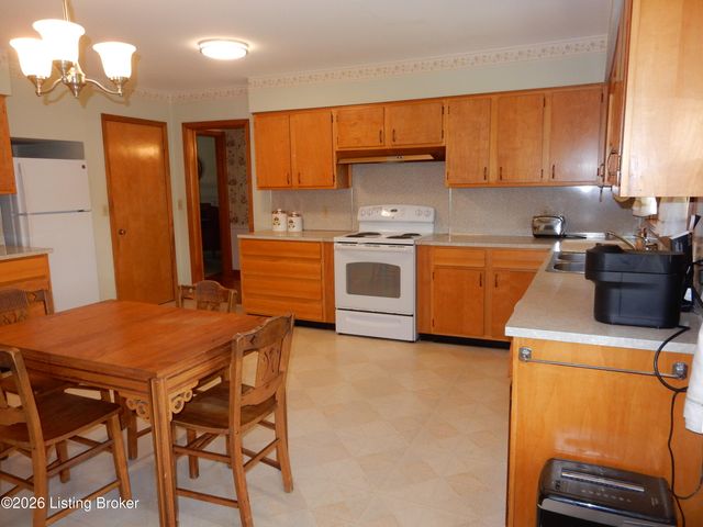 283 Tollview Dr, Shepherdsville, KY 40165