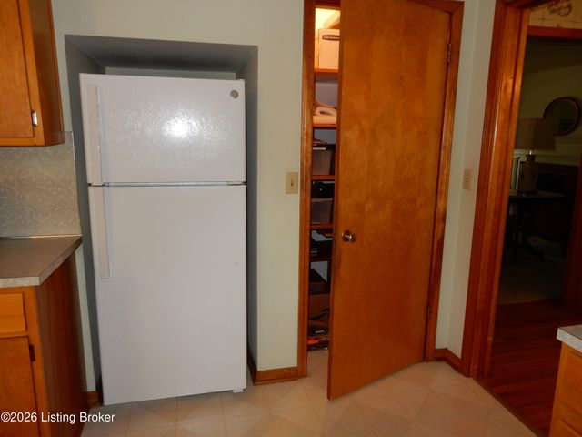 283 Tollview Dr, Shepherdsville, KY 40165