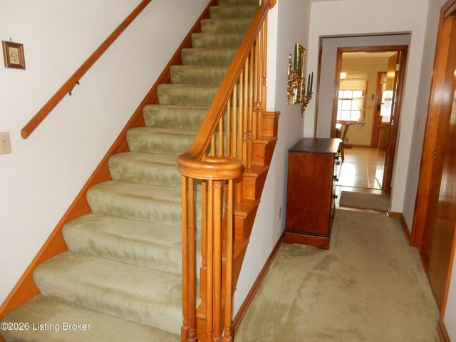 283 Tollview Dr, Shepherdsville, KY 40165