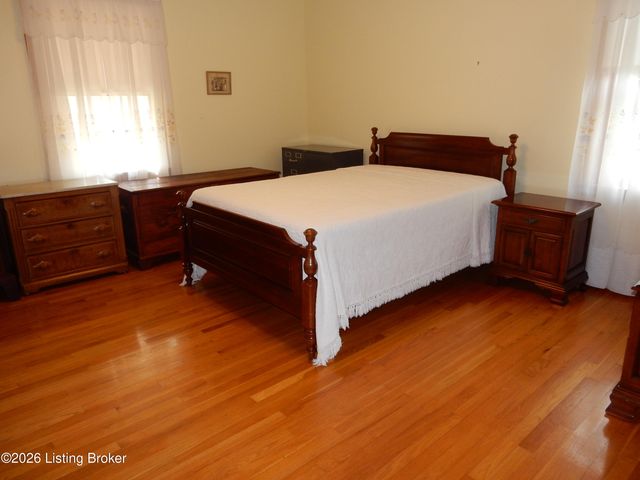 283 Tollview Dr, Shepherdsville, KY 40165