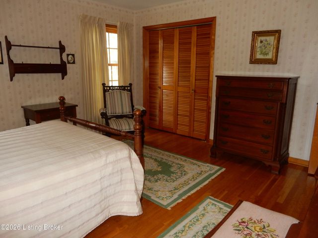 283 Tollview Dr, Shepherdsville, KY 40165