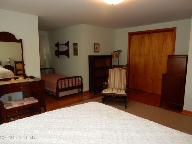 283 Tollview Dr, Shepherdsville, KY 40165