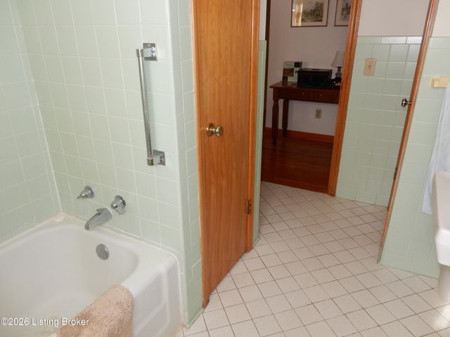 283 Tollview Dr, Shepherdsville, KY 40165