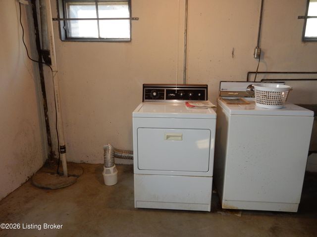 283 Tollview Dr, Shepherdsville, KY 40165
