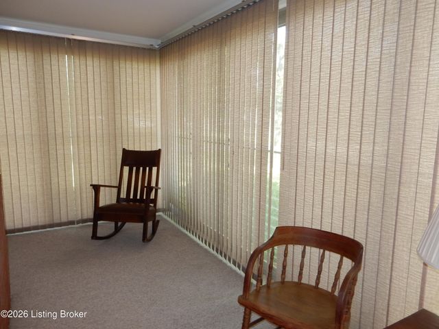 283 Tollview Dr, Shepherdsville, KY 40165