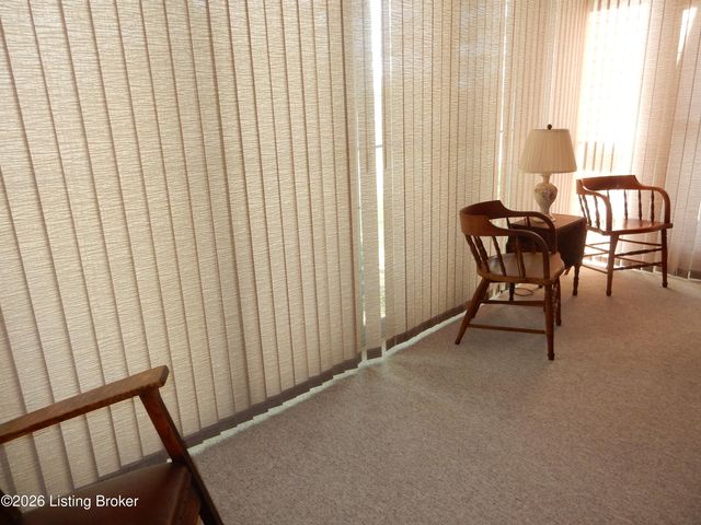 283 Tollview Dr, Shepherdsville, KY 40165