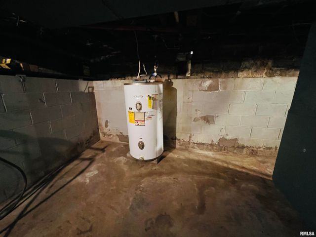 17064 Old Frankfort Road, Johnston City, IL 62951