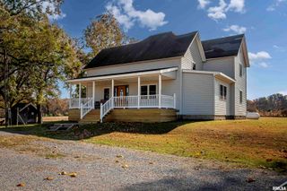 17064 Old Frankfort Road, Johnston City, IL 62951