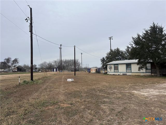 221 Fm 1107, Stockdale, TX 78160