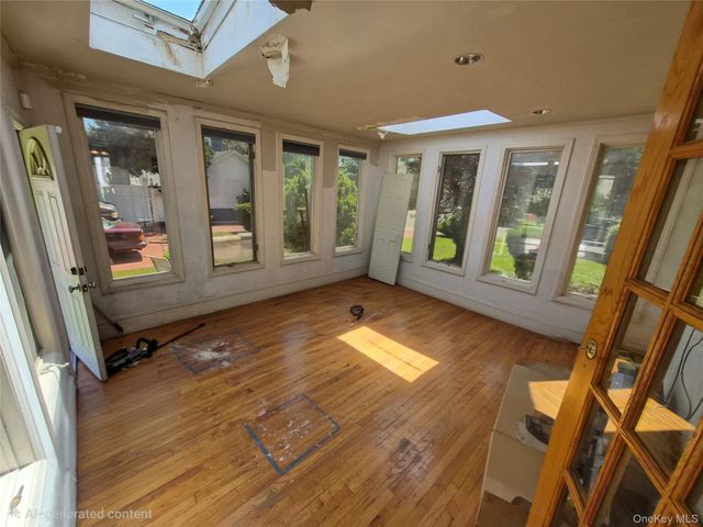 19404 110th Road, Saint Albans, NY 11412