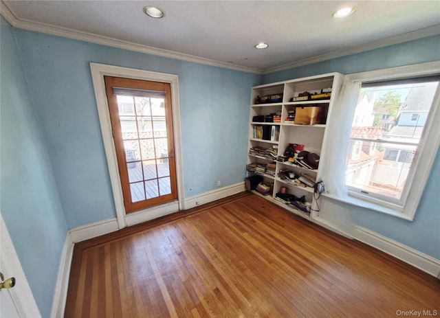 19404 110th Road, Saint Albans, NY 11412