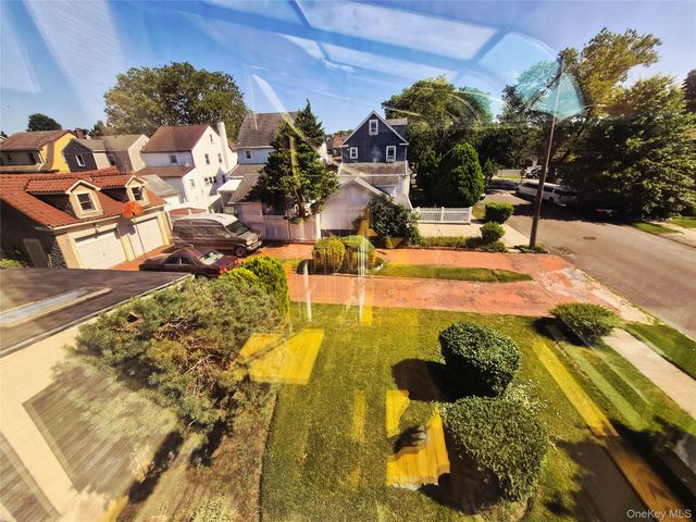19404 110th Road, Saint Albans, NY 11412