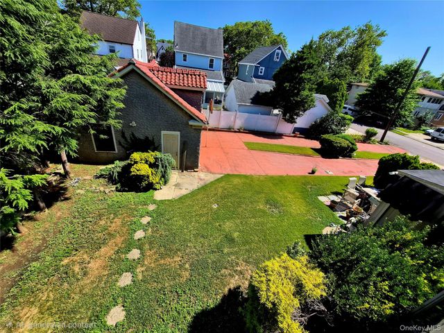 19404 110th Road, Saint Albans, NY 11412
