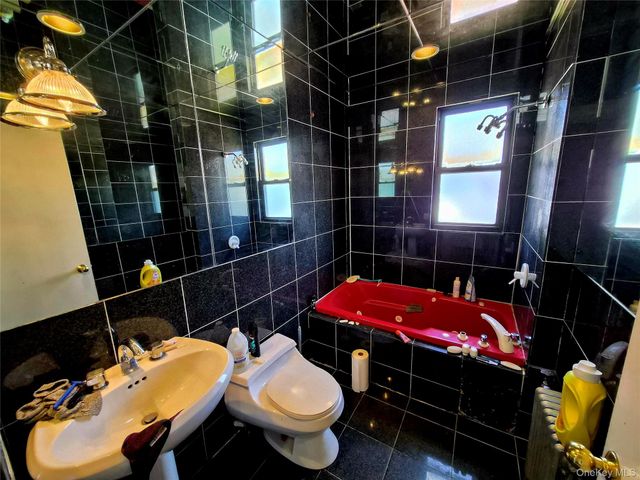 19404 110th Road, Saint Albans, NY 11412