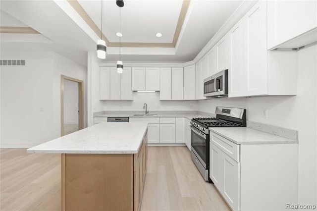 21963 Deer Brook Dr Drive 1, Southfield, MI 48075