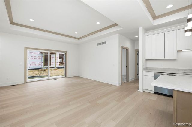 21963 Deer Brook Dr Drive 1, Southfield, MI 48075