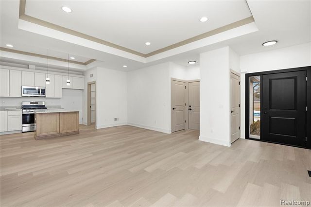 21963 Deer Brook Dr Drive 1, Southfield, MI 48075