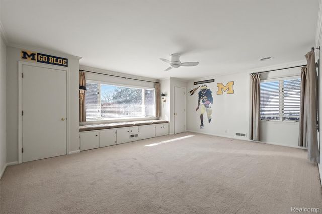 664 Rudgate Road, Bloomfield Charter Township, MI 48304
