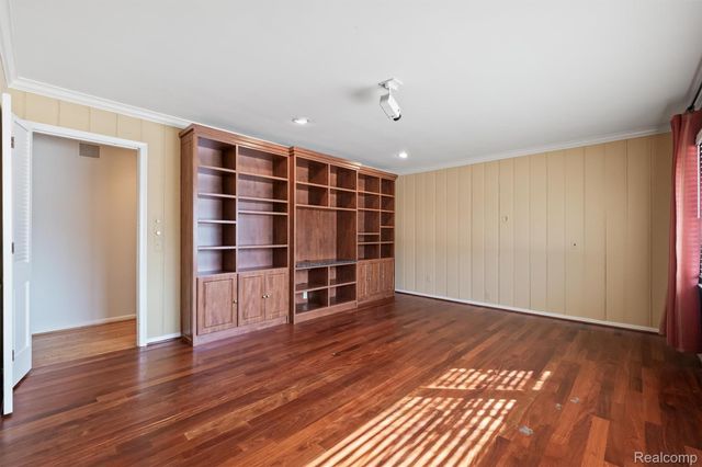 664 Rudgate Road, Bloomfield Charter Township, MI 48304