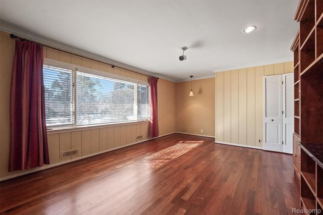664 Rudgate Road, Bloomfield Charter Township, MI 48304