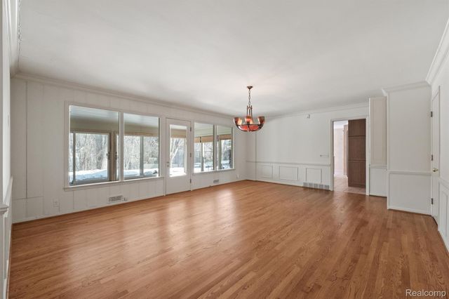664 Rudgate Road, Bloomfield Charter Township, MI 48304