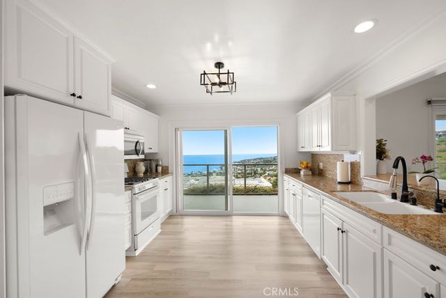 1651 Thurston Drive, Laguna Beach, CA 92651