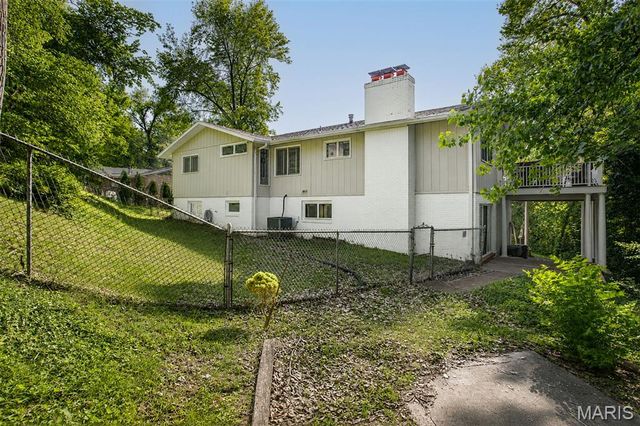 590 Watch Hill Road, Collinsville, IL 62234