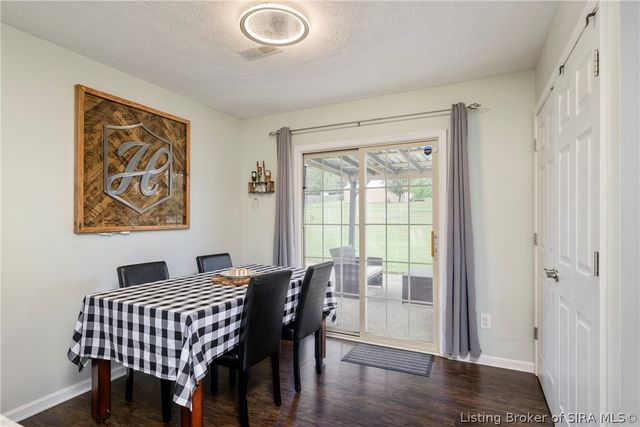 7505 Blue Sky Drive, Sellersburg, IN 47172