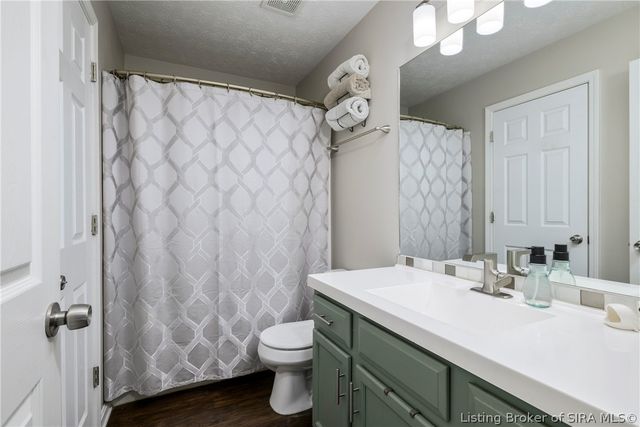 7505 Blue Sky Drive, Sellersburg, IN 47172