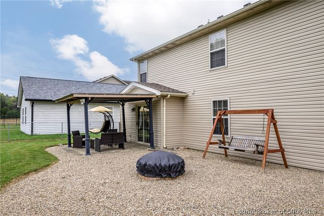 7505 Blue Sky Drive, Sellersburg, IN 47172