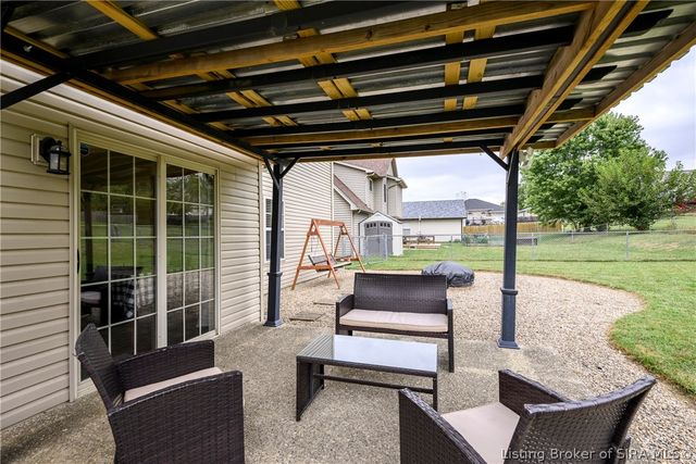 7505 Blue Sky Drive, Sellersburg, IN 47172