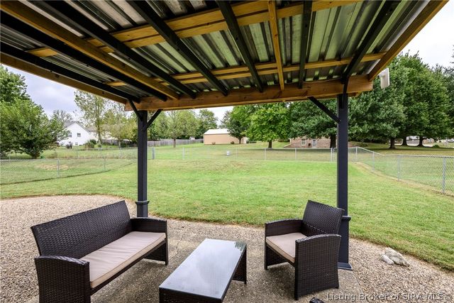 7505 Blue Sky Drive, Sellersburg, IN 47172