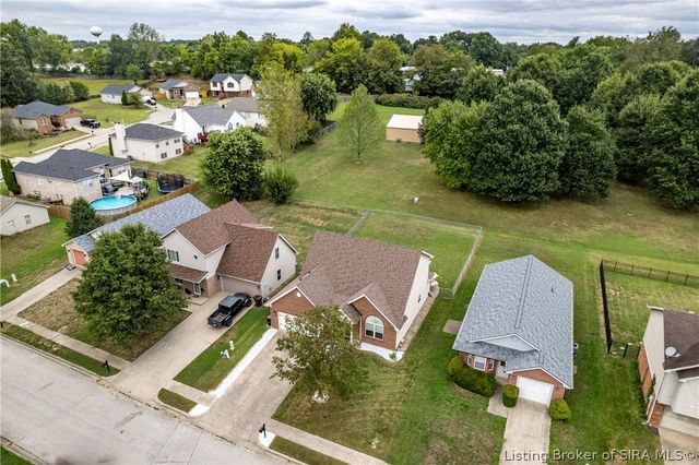 7505 Blue Sky Drive, Sellersburg, IN 47172