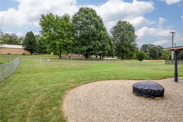 7505 Blue Sky Drive, Sellersburg, IN 47172