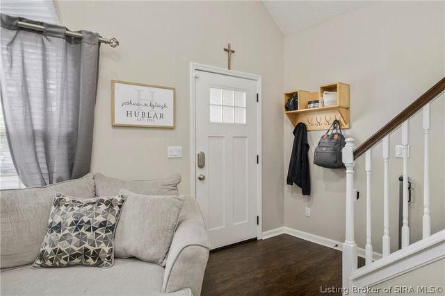 7505 Blue Sky Drive, Sellersburg, IN 47172