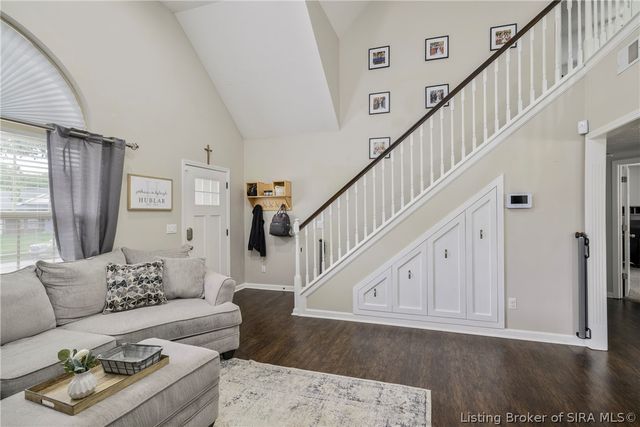 7505 Blue Sky Drive, Sellersburg, IN 47172