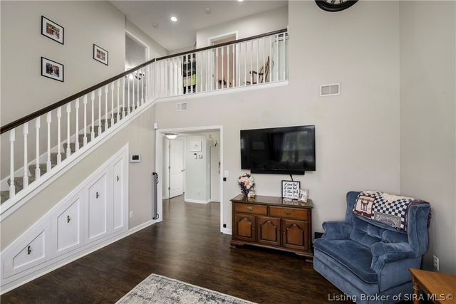 7505 Blue Sky Drive, Sellersburg, IN 47172