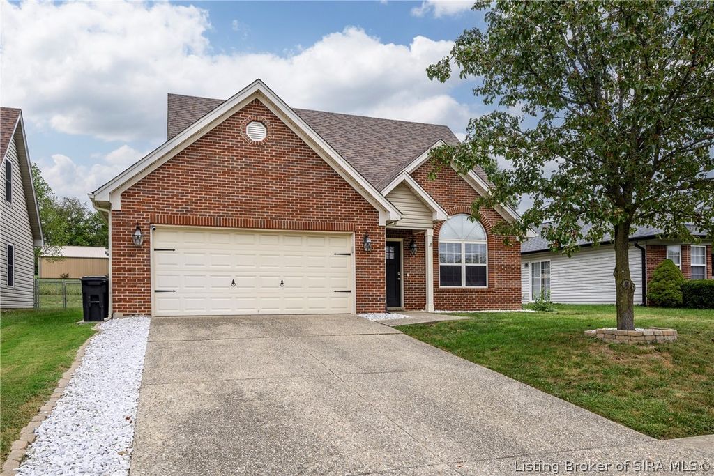 7505 Blue Sky Drive, Sellersburg, IN 47172