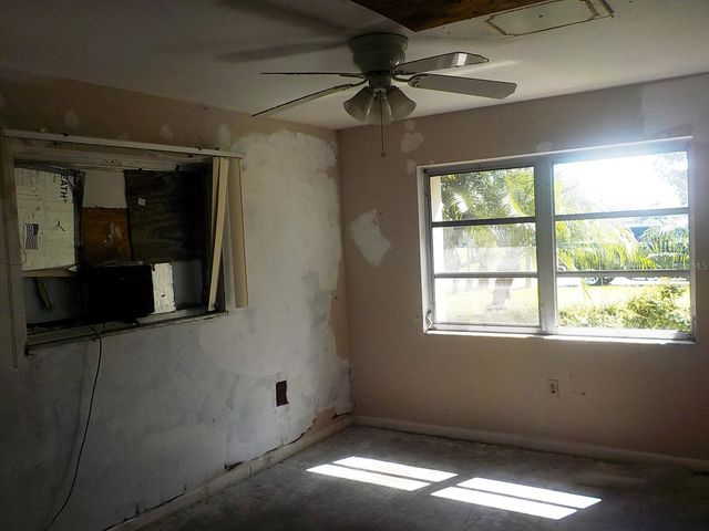 30 OAKLAND HILLS COURT, Rotonda West, FL 33947