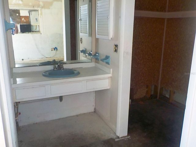 30 OAKLAND HILLS COURT, Rotonda West, FL 33947