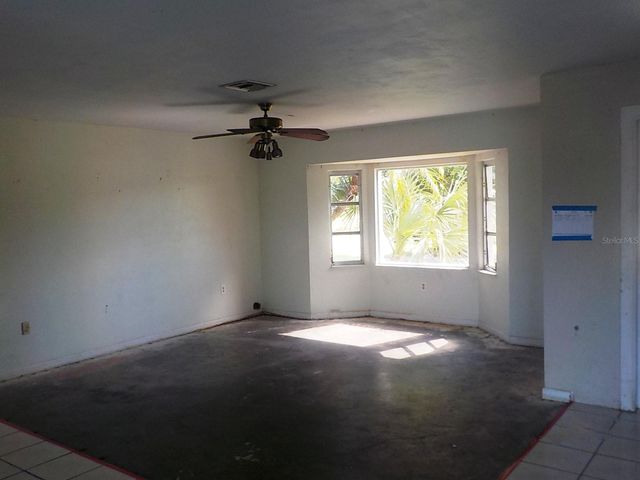 30 OAKLAND HILLS COURT, Rotonda West, FL 33947