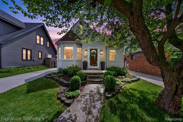 125 S Kenwood Avenue, Royal Oak, MI 48067