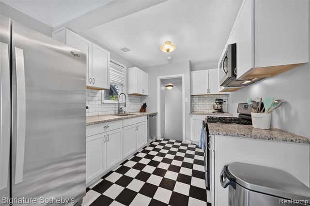 125 S Kenwood Avenue, Royal Oak, MI 48067