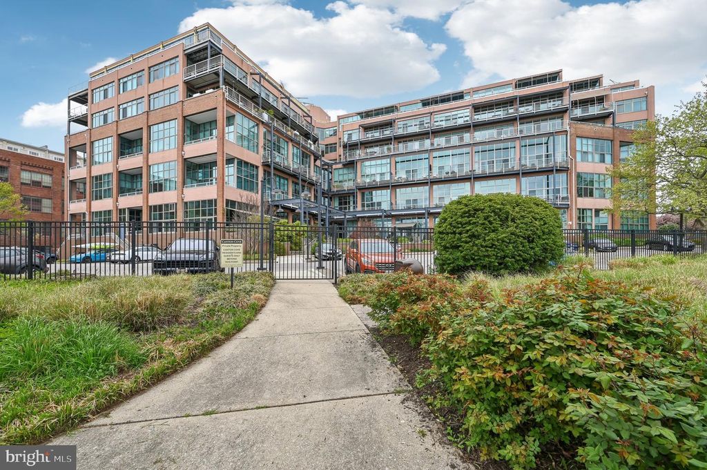 2901 Boston St Apt 604, Baltimore, MD 21224