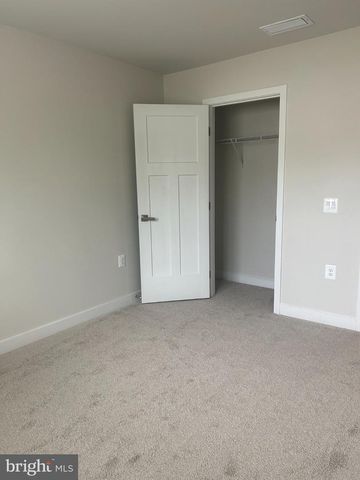 18386 CENTENNIAL CIR, Ruther Glen, VA 22546
