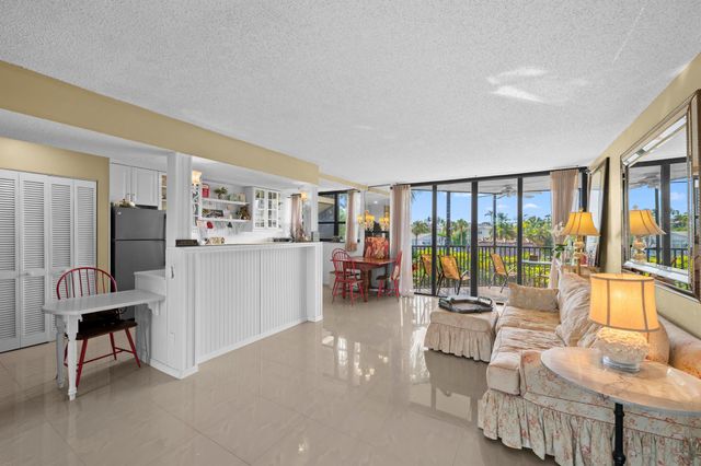 800 Jeffery Street 204, Boca Raton, FL 33487